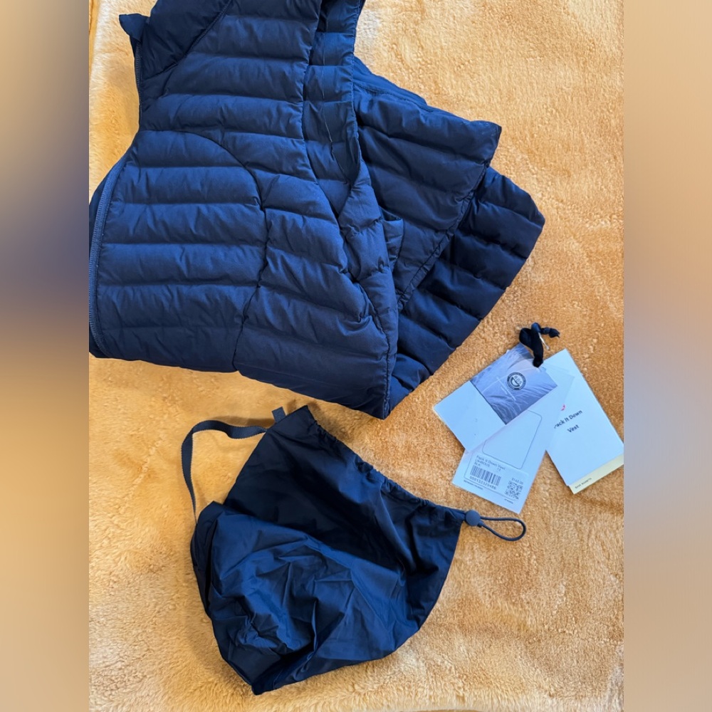 lululemon Pack it Down Vest - Picture 4 of 7